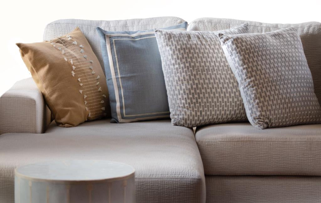 Throw Pillow Vs Cushion: Ultimate Guide to Stylish Comfort